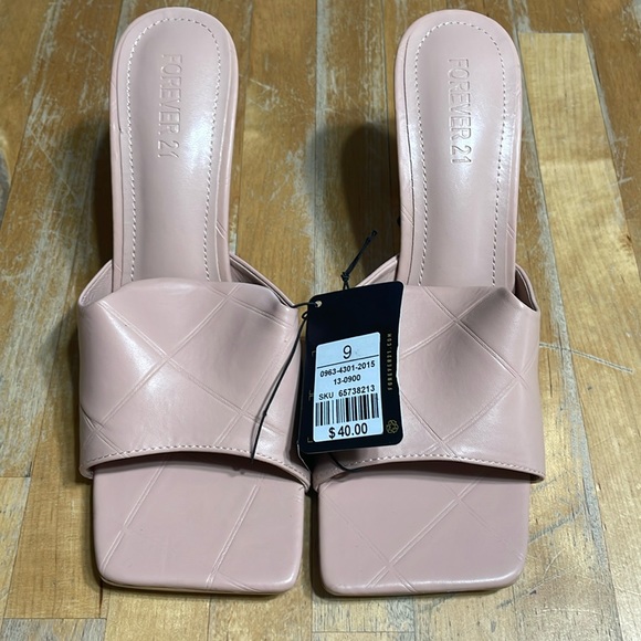 NWT Forever 21 heeled sandals - Picture 1 of 7